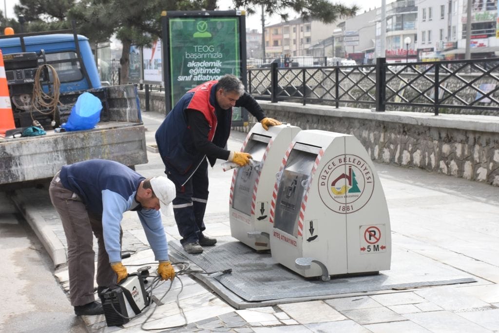 ÇÖP KONTEYNIRLARI BAKIMA ALINDI