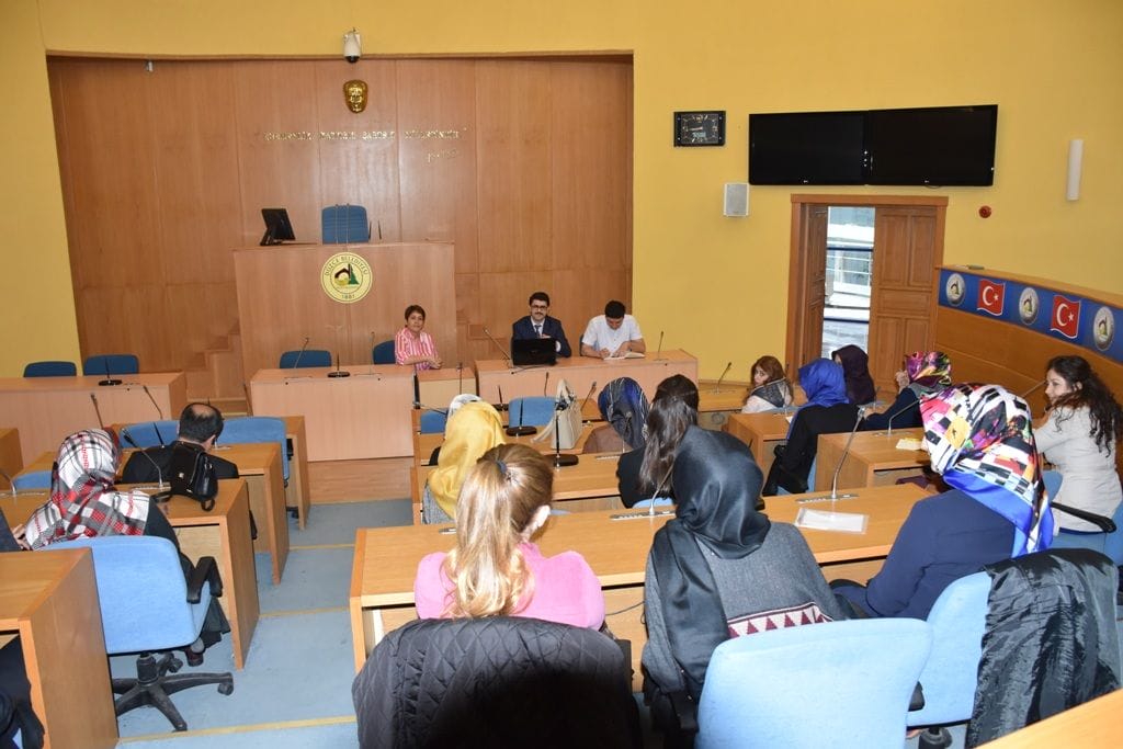 STAJYER ÖĞRETMENLERDEN BELEDİYEYE ZİYARET