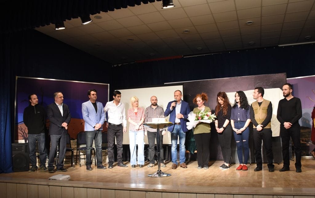 TİYATRO GÜNÜ SKEÇLERLE KUTLANDI