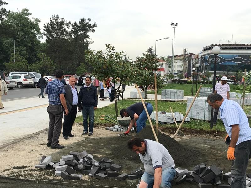 YOLLAR VE KALDIRIMLAR HIZLA TAMAMLANACAK