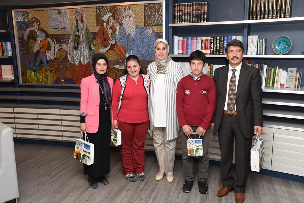 ÖĞRENCİLERDEN BELEDİYEYE ZİYARET