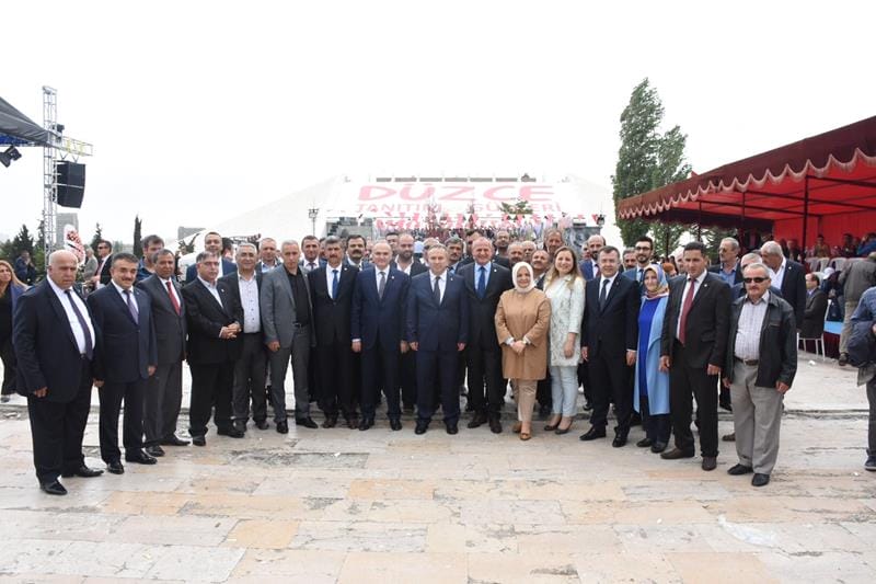 DÜZCE TANITIM GÜNÜNDE GÖRKEMLİ ANLAR YAŞANDI