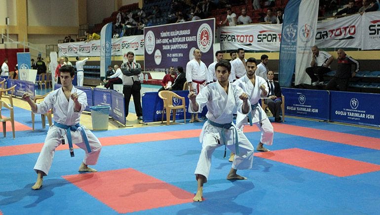 DÜZCE’DE KARATE ŞÖLENİ