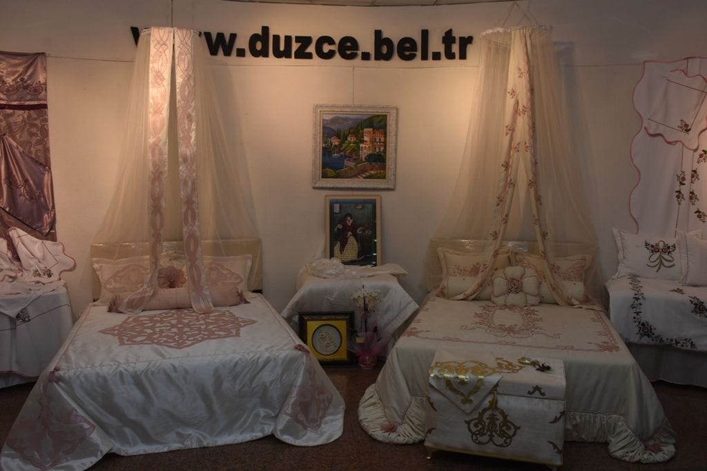 DÜZCE BELEDİYESİ SERGİSİ İNGİLTERE’DE
