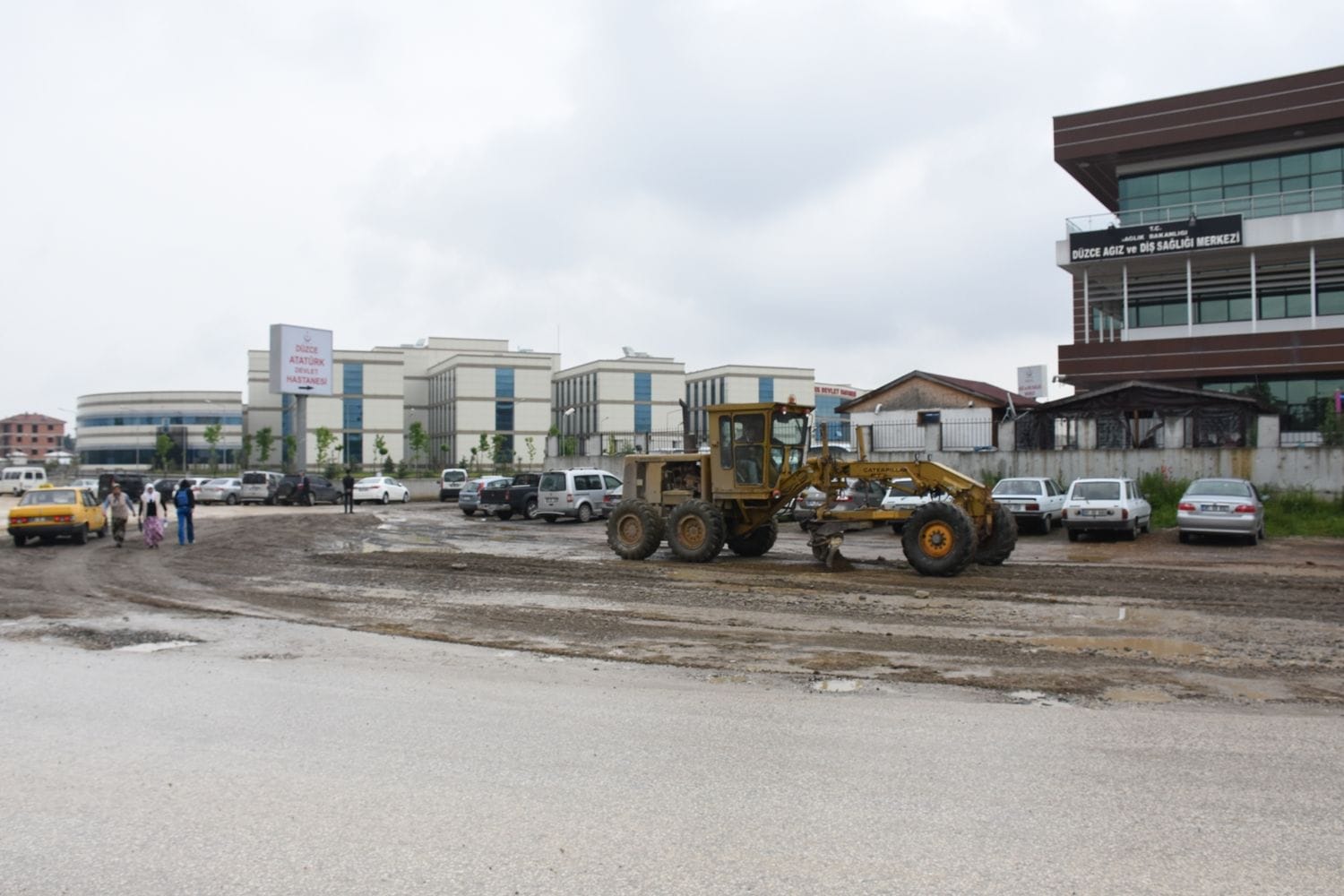 YENİ HASTANENİN ÇEVRE YOLLARI DÜZCE BELEDİYESİ’NDEN