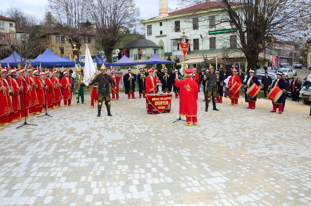 DÜZCE BELEDİYESİ MEHTER TAKIMI ’OSMANLI ÇİLEĞİ KÜLTÜR VE SANAT ŞENLİĞİ’NDE
