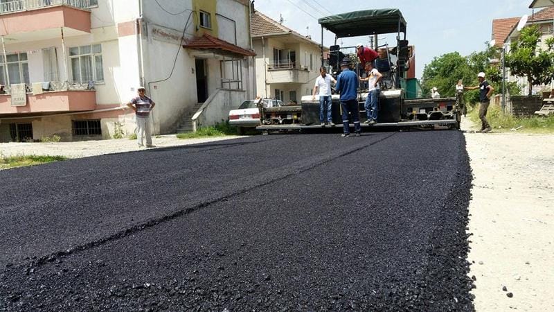 ASFALTLAMA AZMİMİLLİ İLE DEVAM EDİYOR
