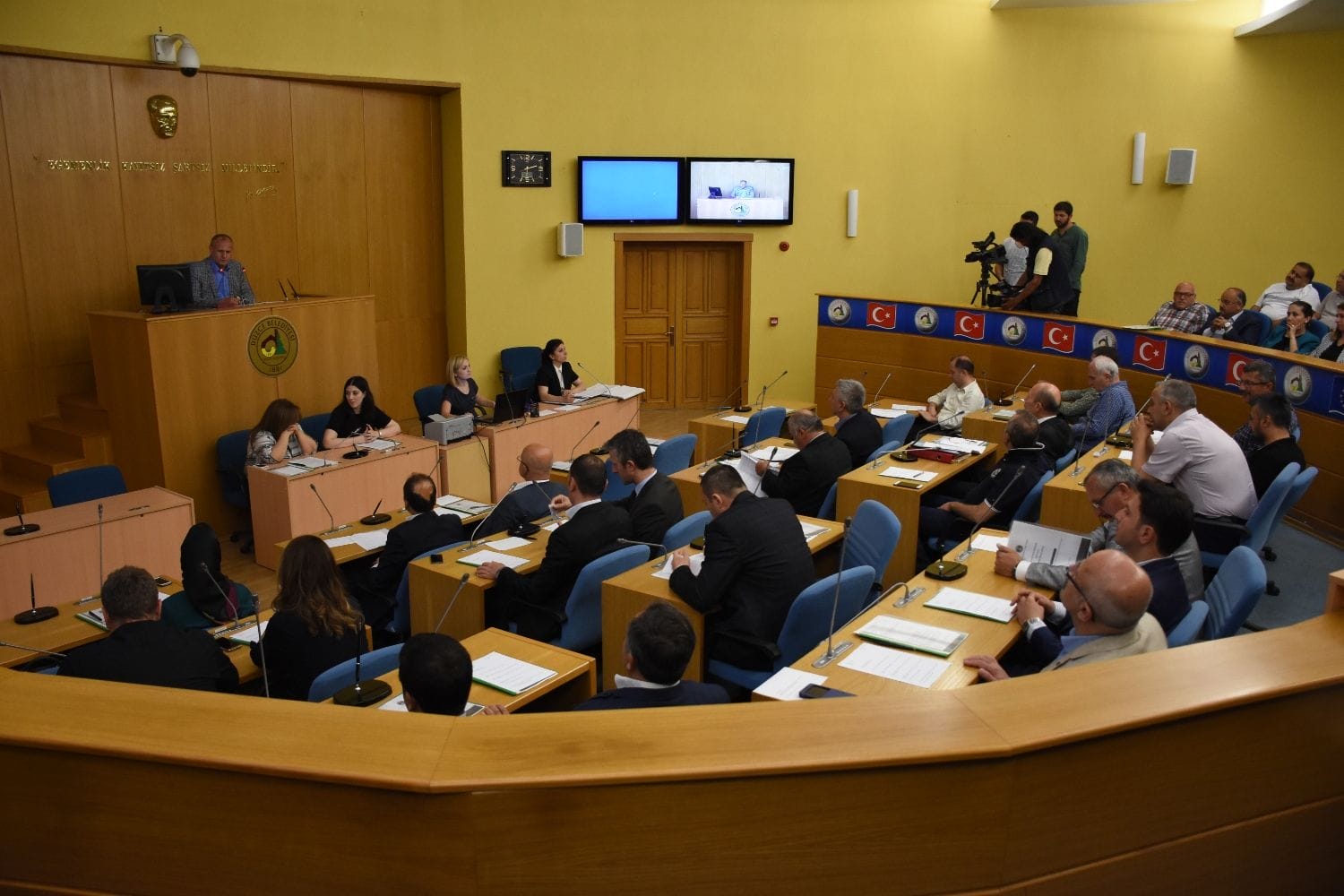 BAŞKAN MECLİS ÜYELERİNİ BİLGİLENDİRDİ