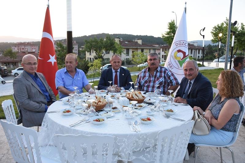 DÜNYA AHİRETİN TARLASIDIR