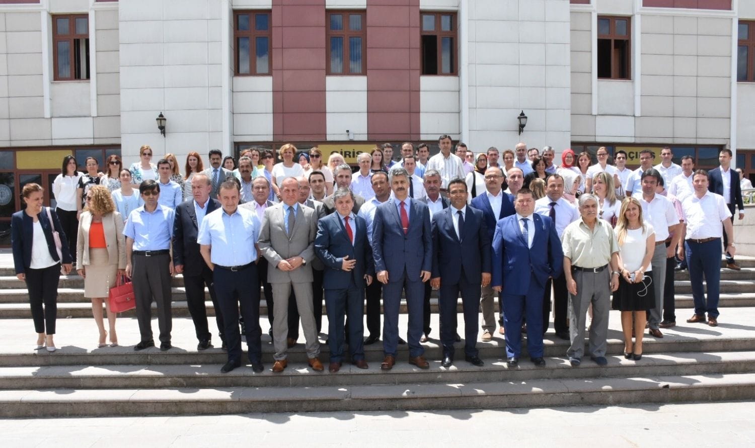 BAŞSAVCI UĞURLANDI