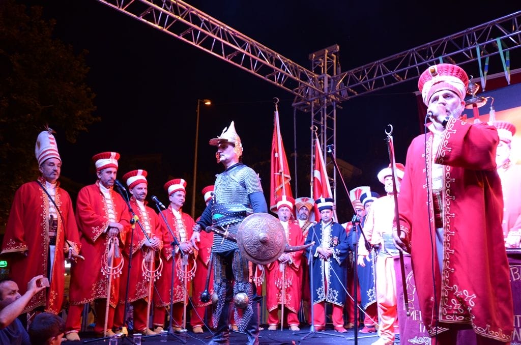 DEMOKRASİ NÖNBETİNE MEHTERAN DESTEĞİ
