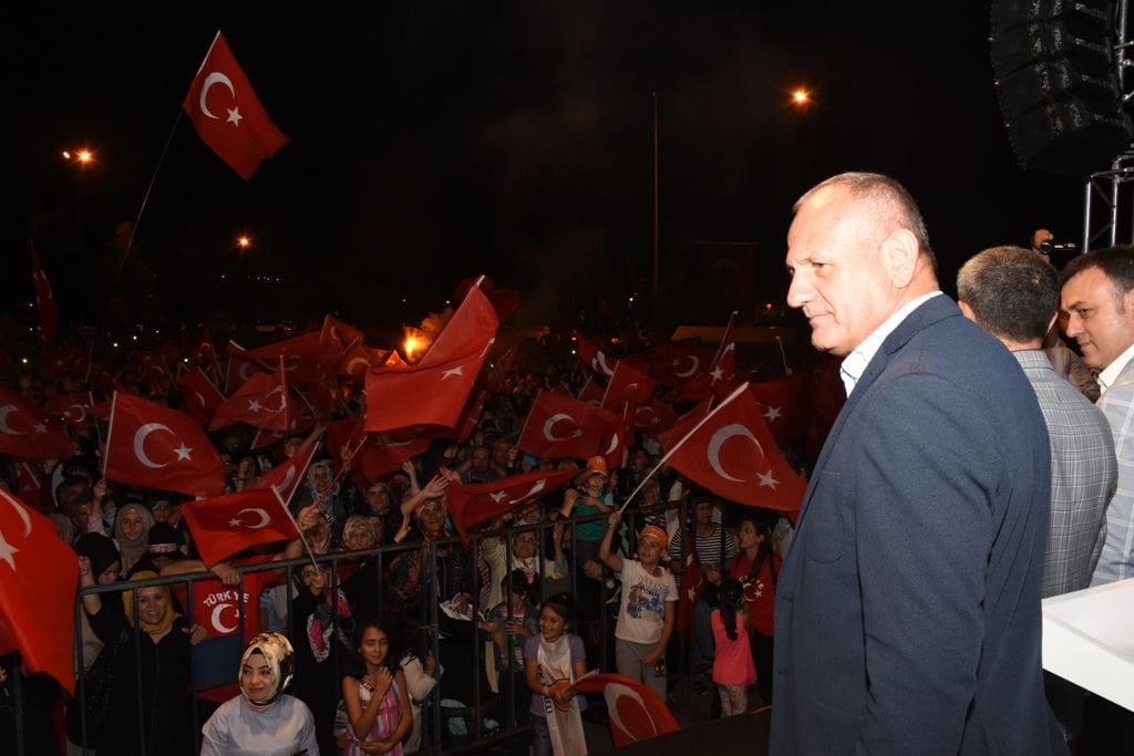 TÜM GENÇLERE TEŞEKKÜR EDERİM