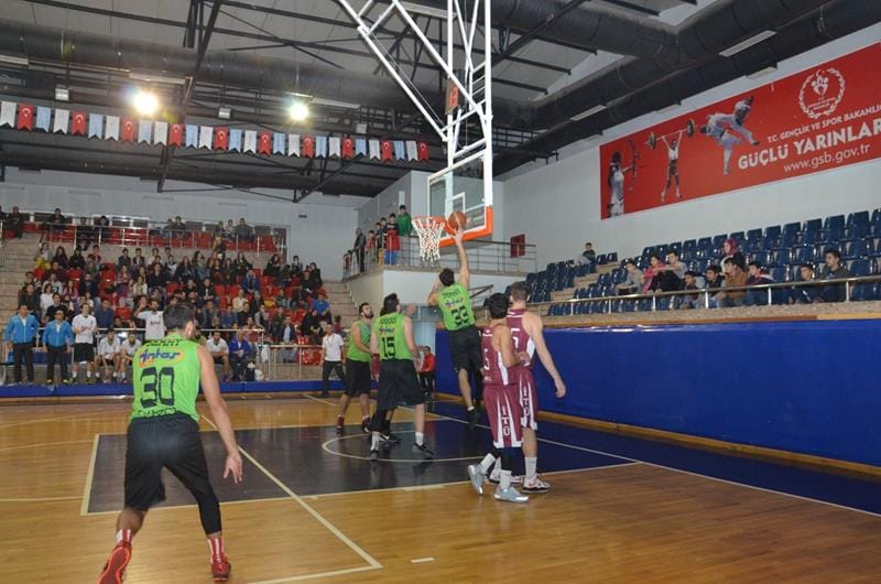 BASKETBOL TAKIMIMIZ BİRİNCİ LİGDE