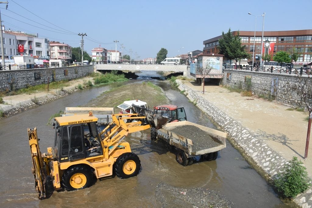 ASAR DERESİNDE TEMİZLİK ÇALIŞMALARI DEVAM EDİYOR