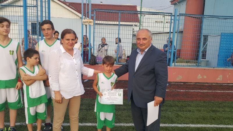 YAZ OKULLARINDA SERTİFİKALAR DAĞITILDI