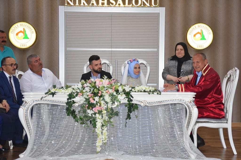 BAŞKAN MEHMET KELEŞ İLK NİKAHINI KIYDI