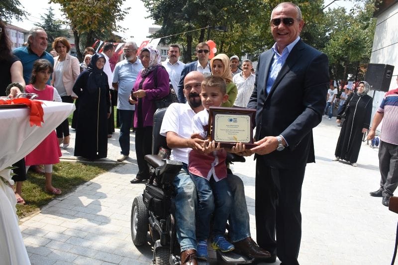 ENGELSİZ YAŞAM ALANI İÇİN BAŞKANA PLAKET