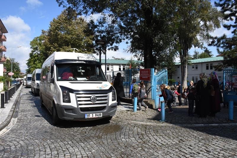 SERVİS ARAÇLARI DENETLENDİ