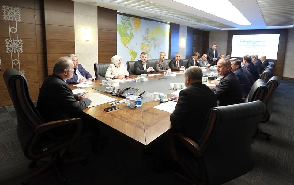 SORUNLAR ZİRVE TOPLANTISINDA ELE ALINDI