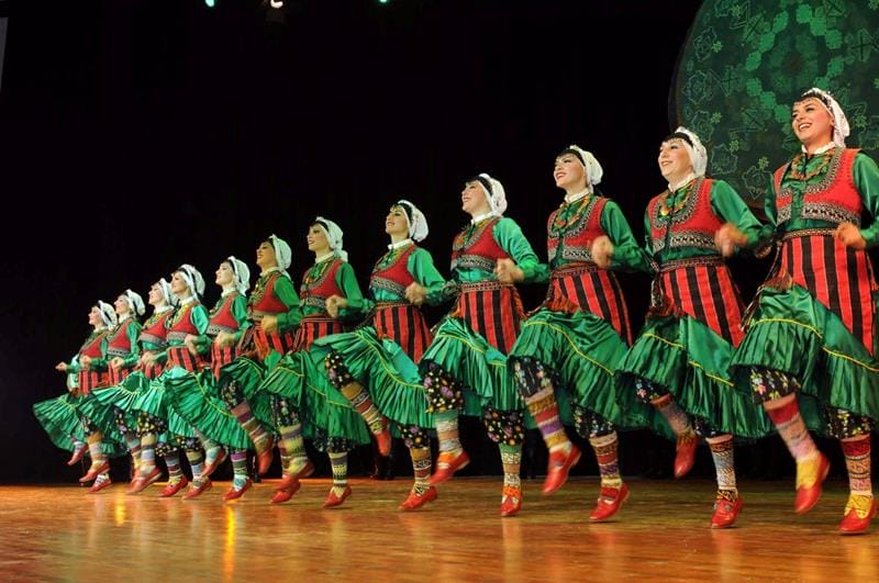 HALK DANSLARI TOPLULUĞU