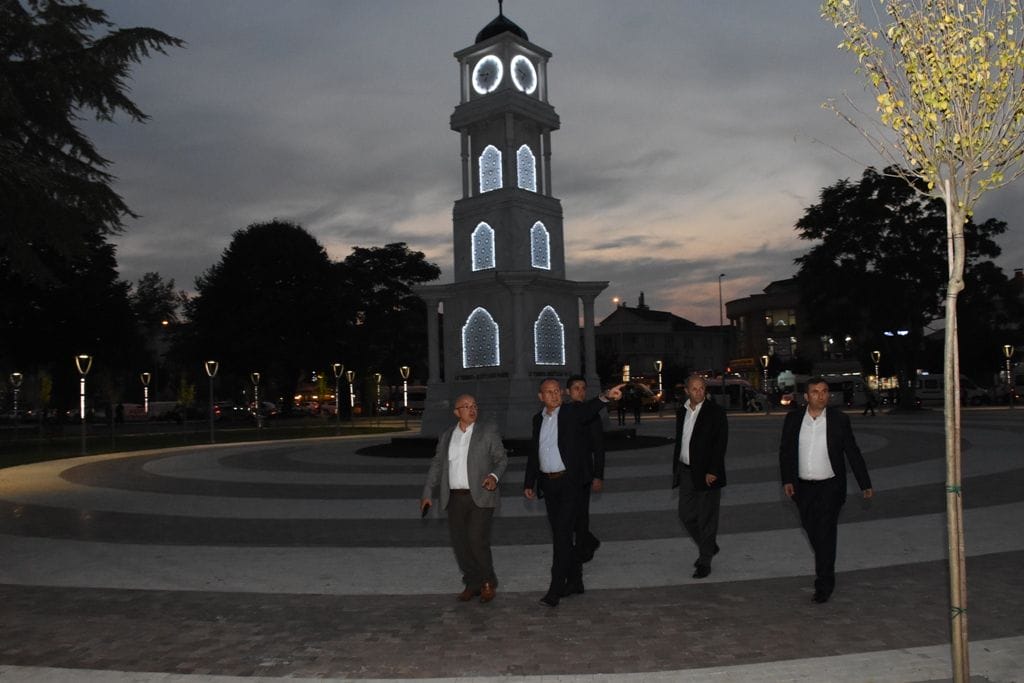 BAŞKAN KELEŞ, 15 TEMMUZ ŞEHİTLER PARKINDA