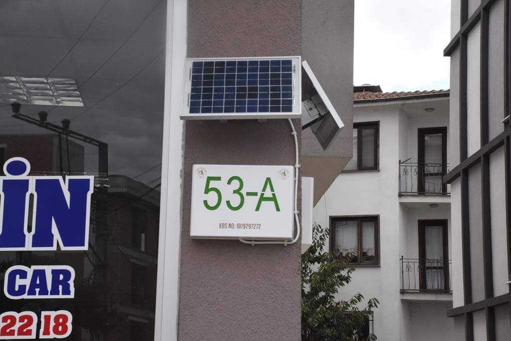 GÜNEŞ ENERJİLİ KAPI NUMARALARI GELİYOR