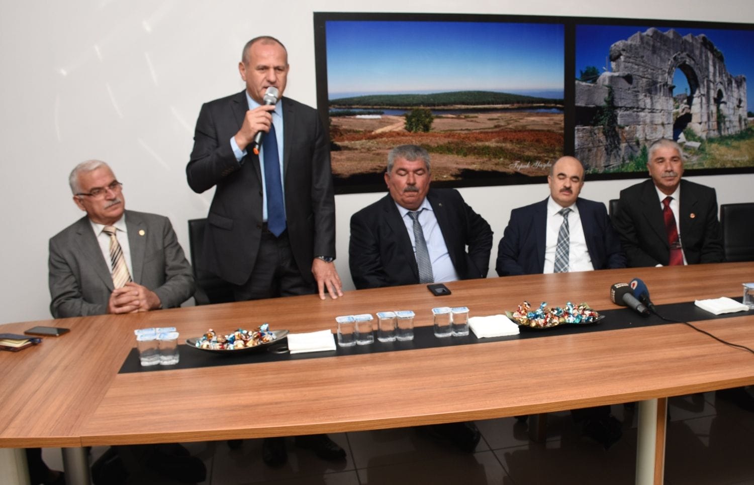 MUHTARLARIN TALEPLERİ TAKİP EDİLİYOR