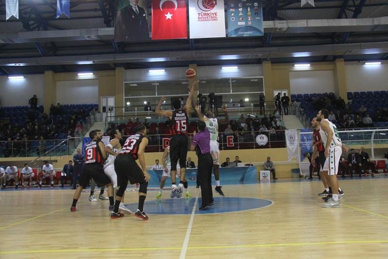 YENİ HOCAYLA İLK MAÇ