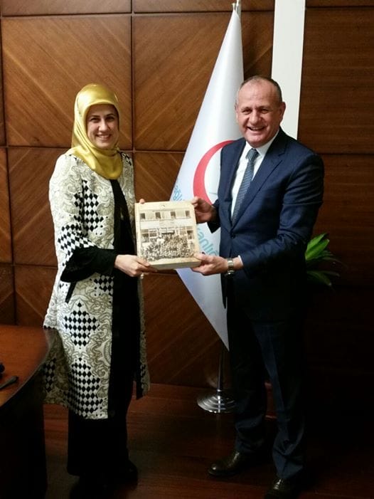 MÜSTEŞAR YARDIMCISINA İHL KİTABI VERİLDİ