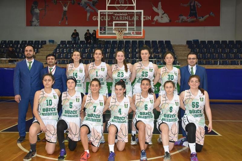 KIZ BASKETBOLCULARIN ŞOVU