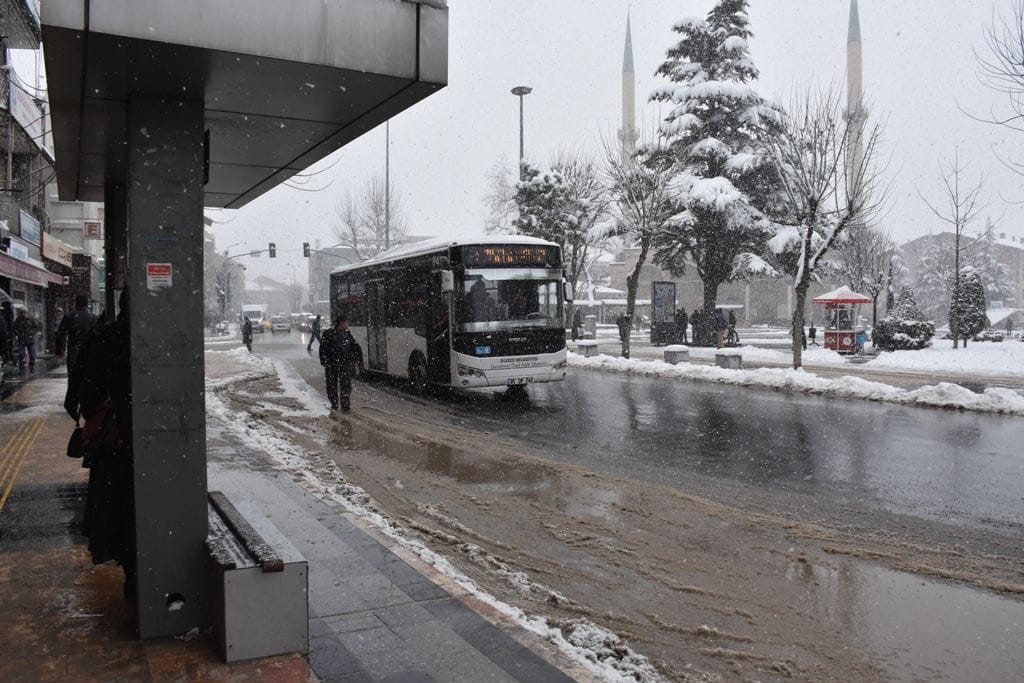 TOPLU ULAŞIM SORUNSUZ İŞLİYOR