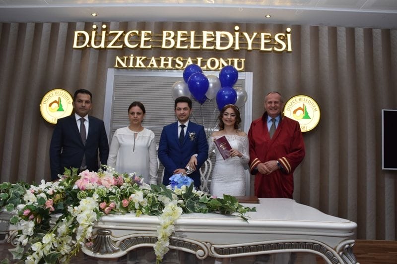DÜNYAEVİNE GİRDİLER