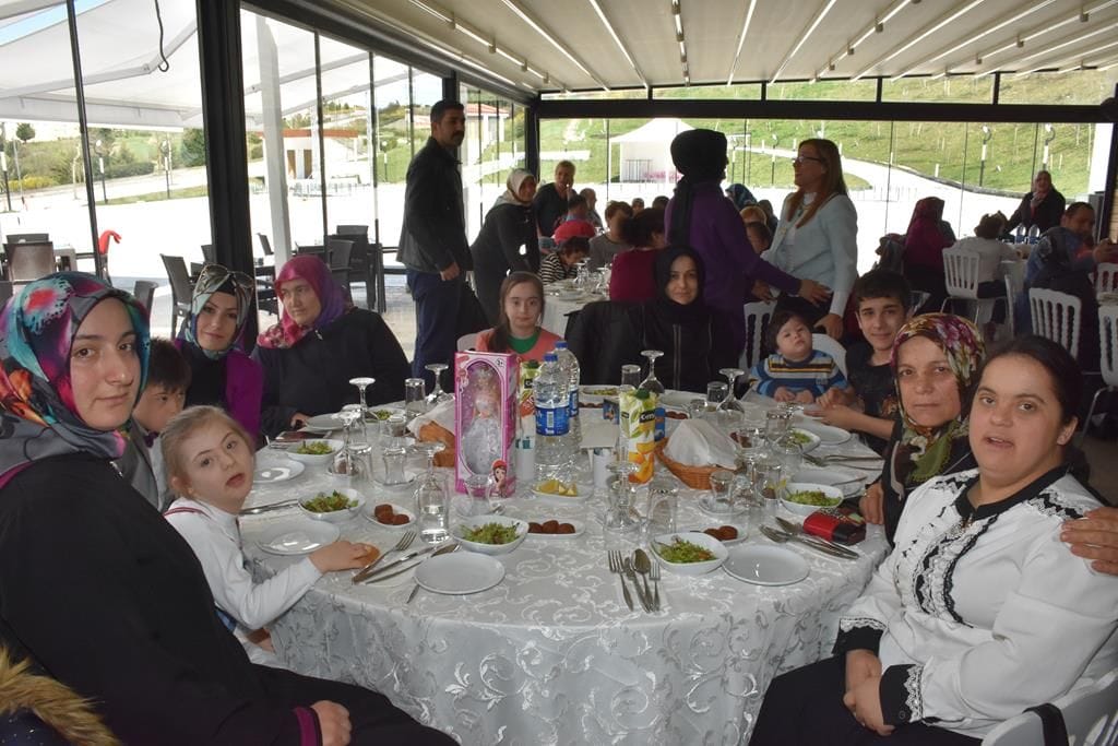 ERGUVAN EN ÖZEL MİSAFİRLERİNİ AĞIRLADI