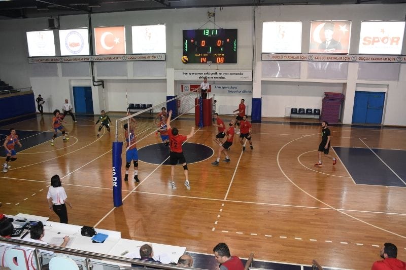 VOLEYBOL İYİ BAŞLADI