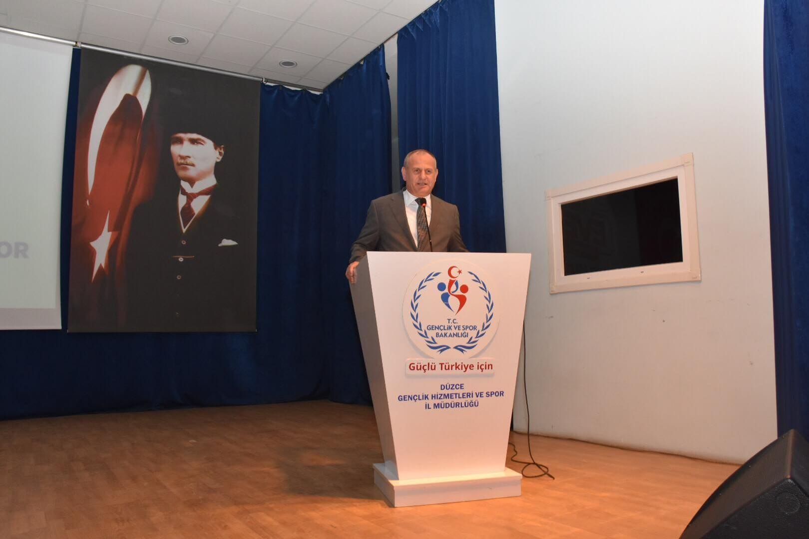 BAŞKAN ‘EVET PLATFORMU’ PROGAMINA KATILDI