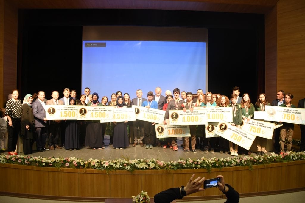 BİLGİ YARIŞMASI FİNALİ YAPILDI