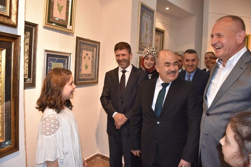 EBRU SERGİSİNE BÜYÜK İLGİ