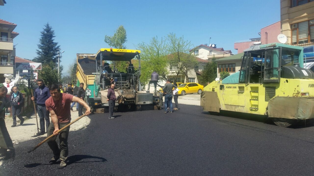 ASFALT SIRASI KUYUMCUZADE BULVARINDA