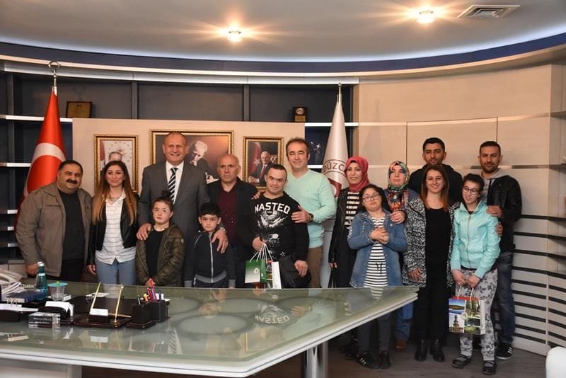 HOLLANDALI ENGELLİLERDEN BAŞKANA ZİYARET