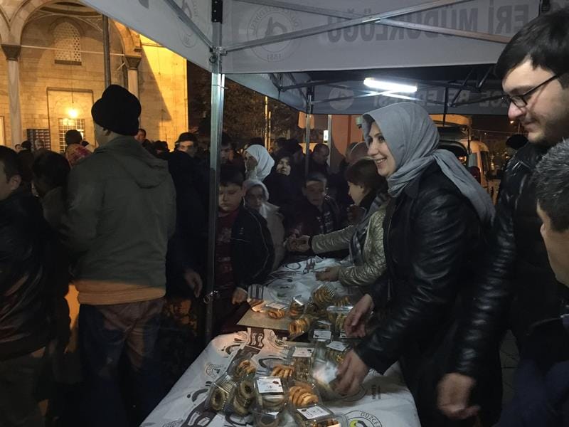 VATANDAŞLARA KANDİL SİMİDİ DAĞITILDI