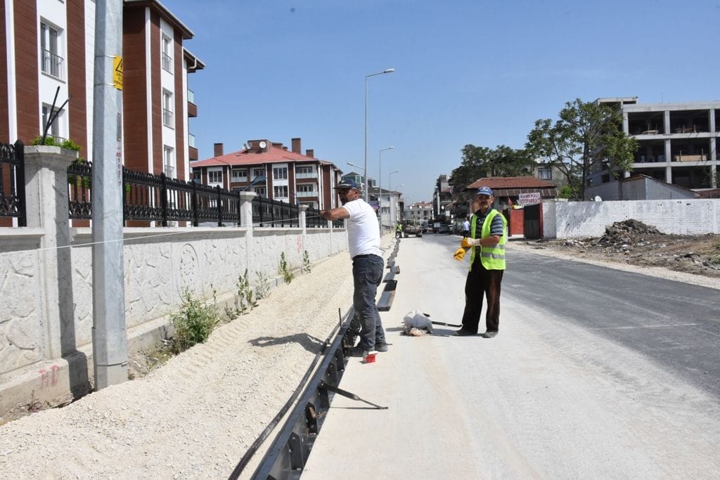 KALDIRIMLAR DA YAPILIYOR