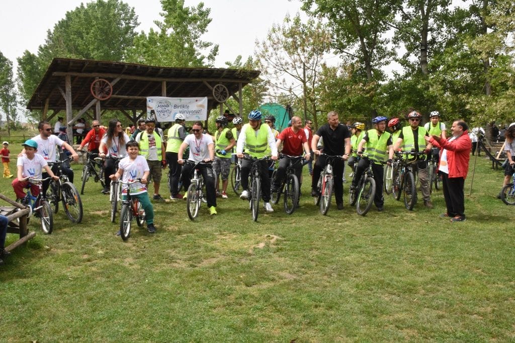 ENGELLERİ PEDAL ÇEVİREREK AŞTILAR