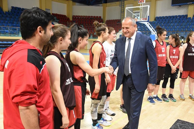KIZ BASKETBOL TAKIMI FİNALLERDE