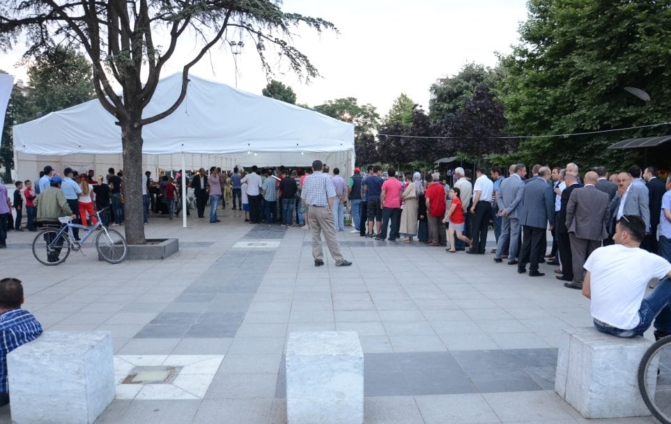 BİN 500 KİŞİLİK İFTAR ÇADIRI KURULUYOR