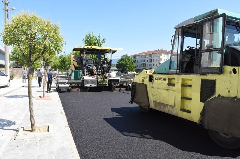 RIHTIM CADDESİNDE ASFALTLAMA BAŞLADI