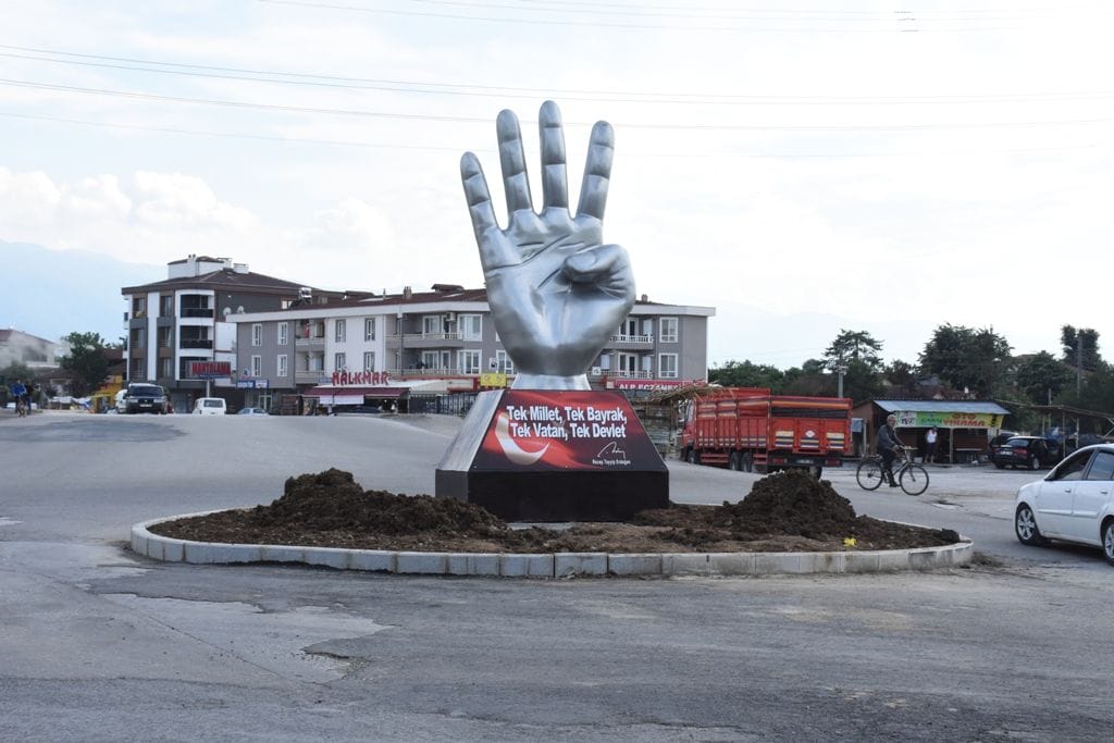 “BİRLİĞİN SİMGESİ DÜZCE’DE ÖLÜMSÜZLEŞTİ”