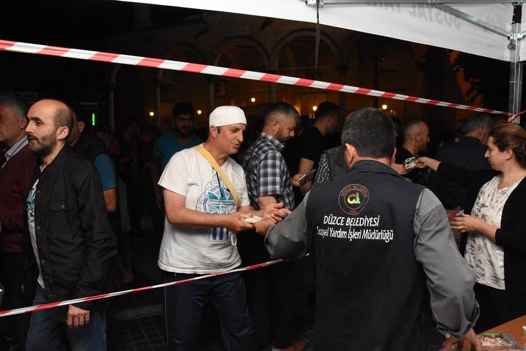 106 CAMİDE NAMAZ DUALARI KİTAPÇIĞI DAĞITILDI