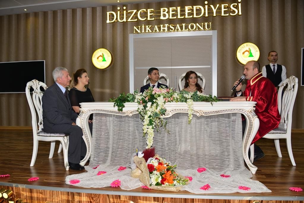 NİKAH SALONUNDA REKOR SAYILAR