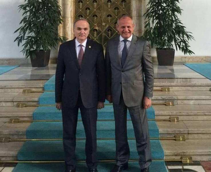 FARUK ÖZLÜ BAKAN OLARAK YERİNİ KORUDU