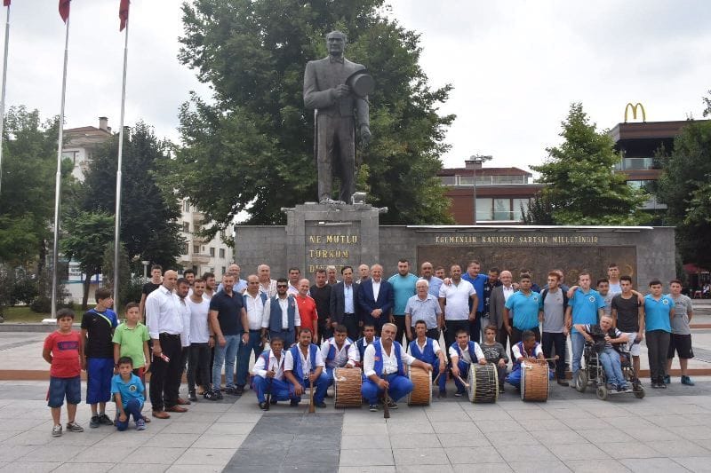 GÜREŞÇİLER ER MEYDANINA ÇIKIYOR